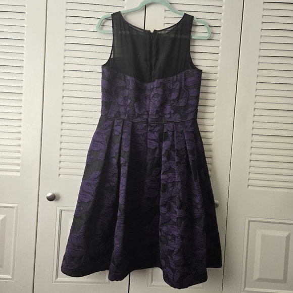 ADRIANNA PAPELL Purple Embossed Floral Round Neck Dress Size 8 - Picture 2 of 9